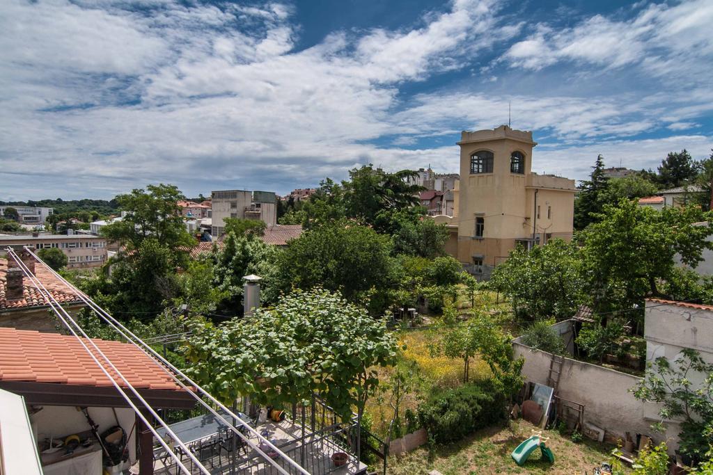 Apartment Petra Pekica Пула Стая снимка